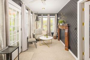 featured image of 2002 N Lynndale Dr