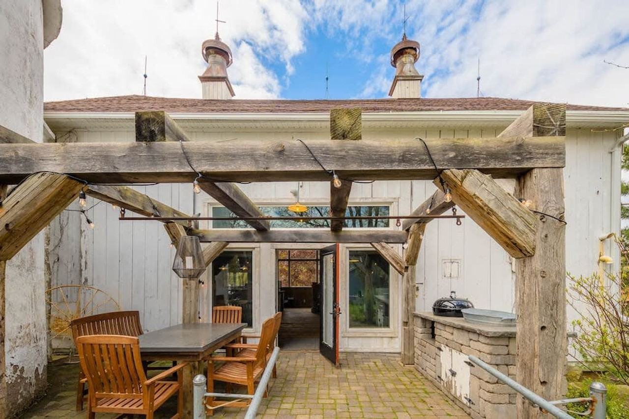 2002 N Lynndale Dr #1061642P - Photo 5 of 28