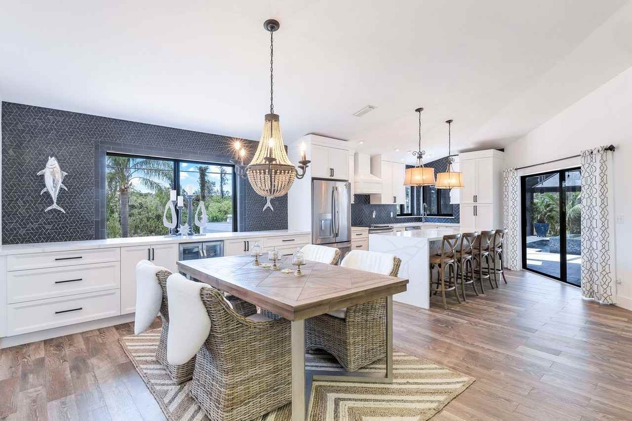 999 E Valley Dr #1073522P - Photo 4 of 42