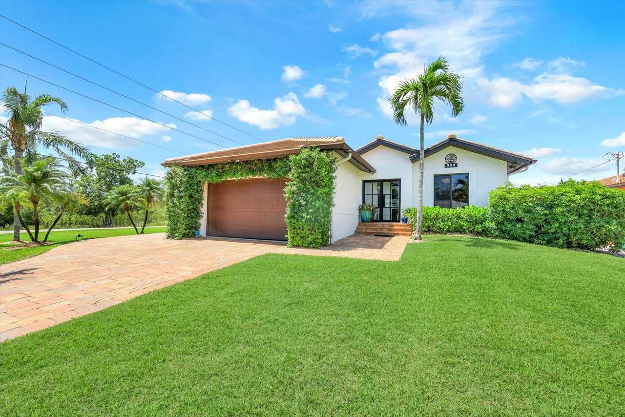 999 E Valley Dr #1073522P - Photo 6 of 42