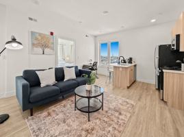 featured image of 2400 E Huntingdon St