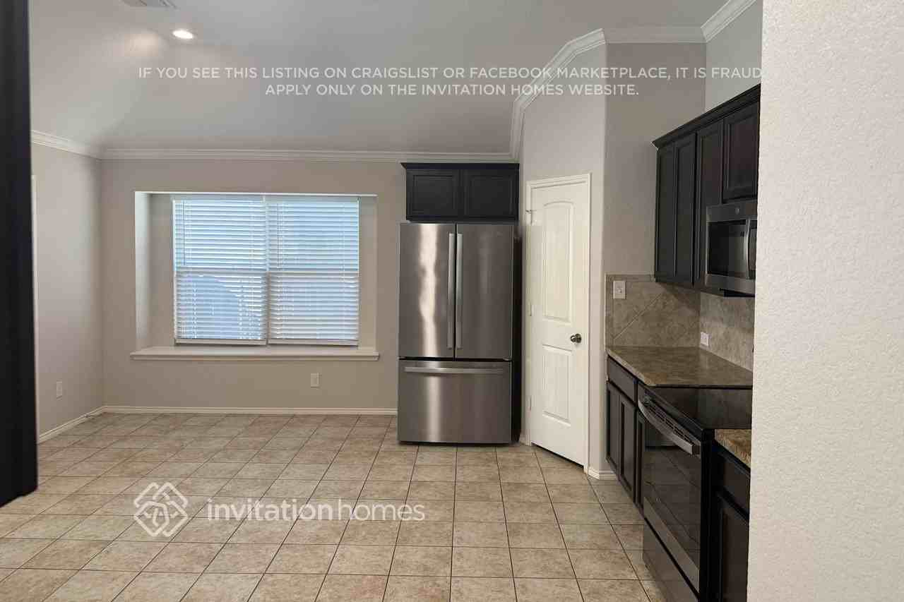 14329 Artisan Dr - Photo 6 of 17