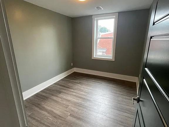 1656 Broadway Avenue #102 - Photo 5 of 7