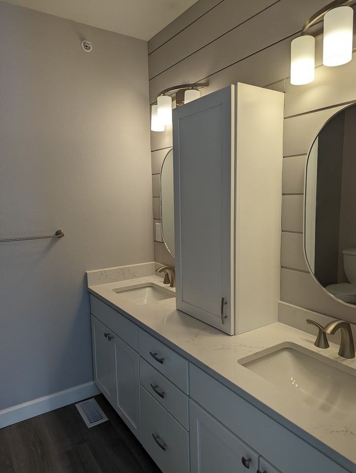 2755 W Riverwalk Cir #B - Photo 3 of 50