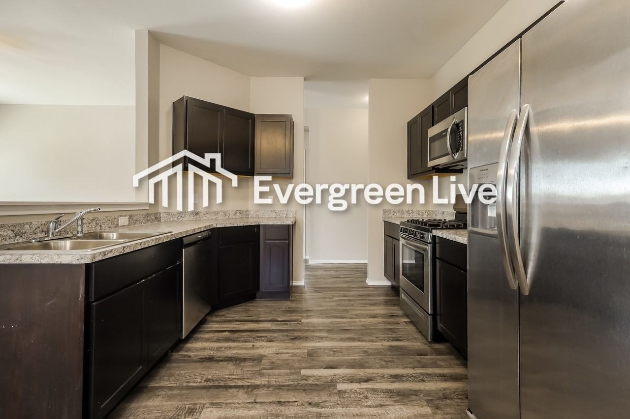 10756 Sw 23rd Pl - Photo 7 of 16