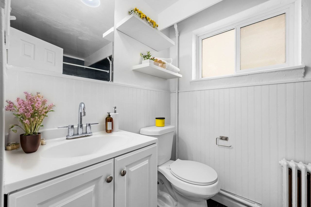 Mayfair - Photo 3 of 9