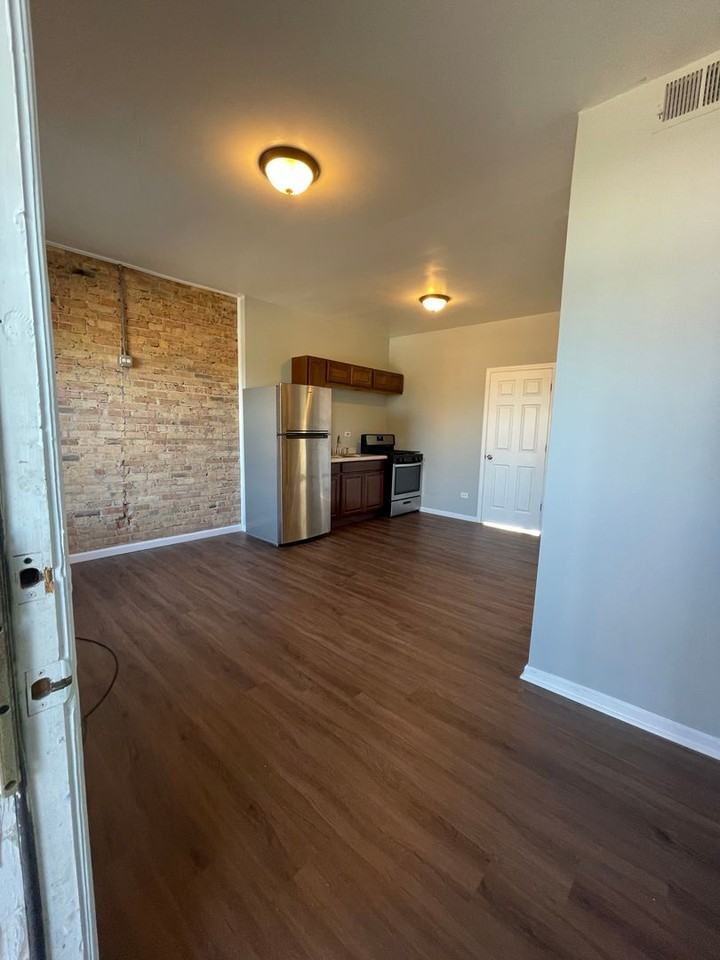 3001-09 W. 19th - Photo 4 of 32
