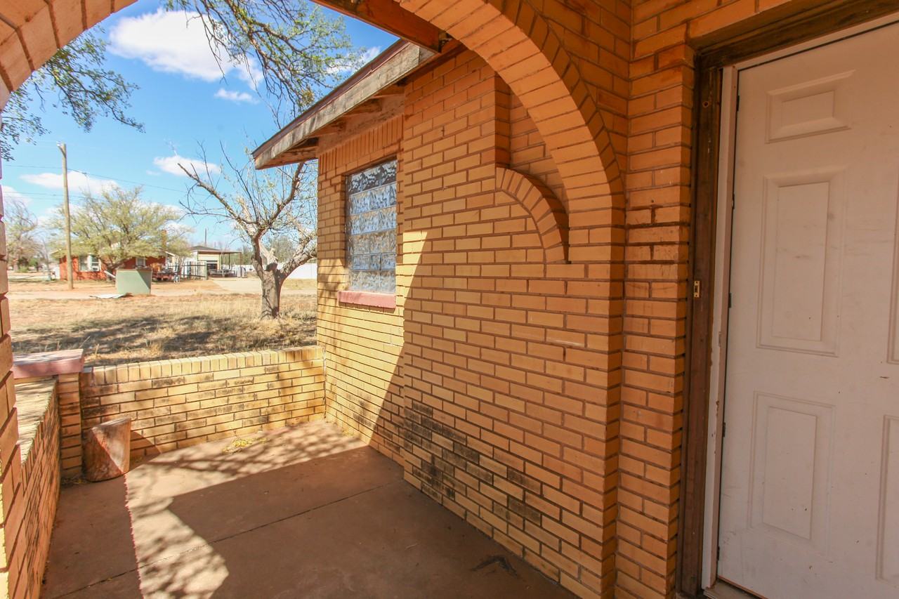 836 Locust Street - Photo 2 of 21