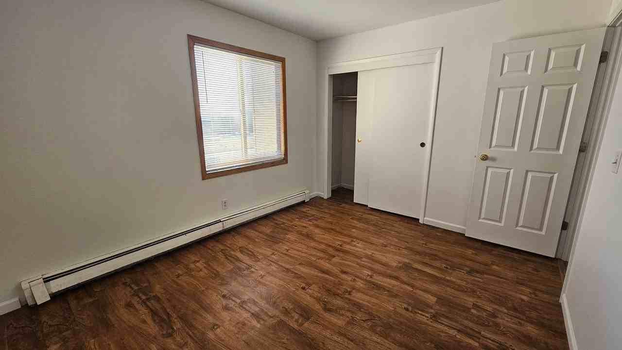 Belmont Manor - Photo 2 of 5