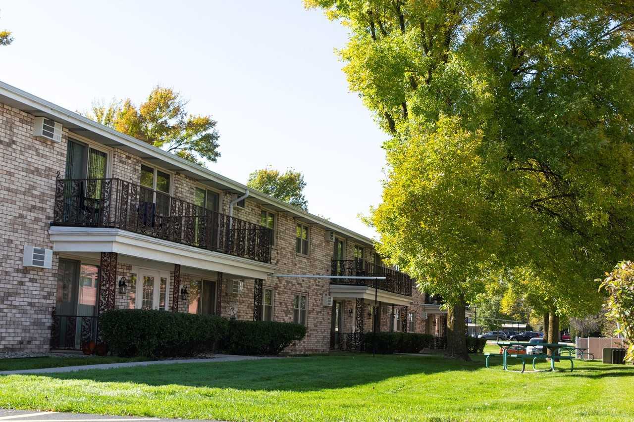 Oakview - Photo 2 of 6