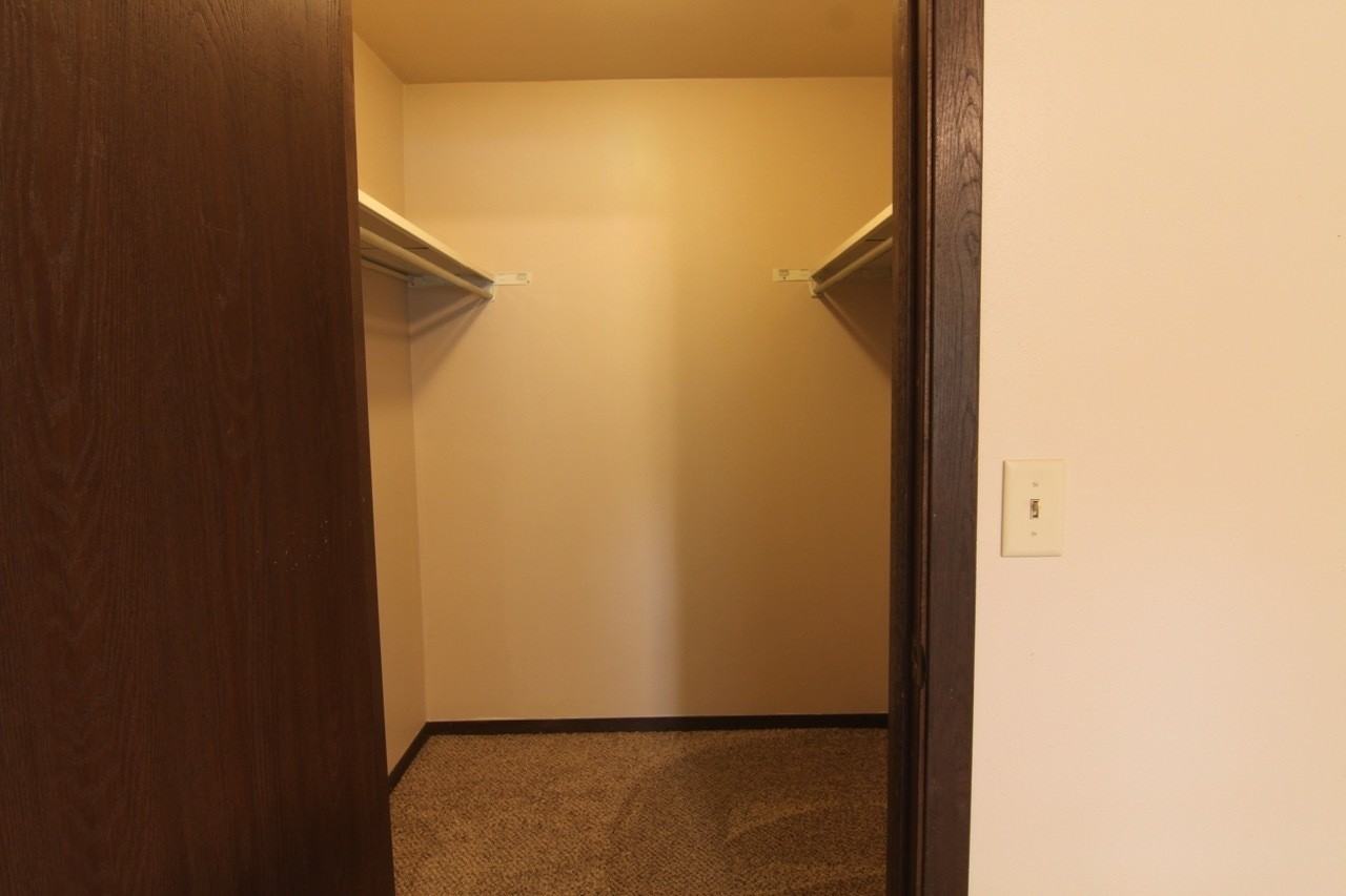 Oakview - Photo 5 of 6