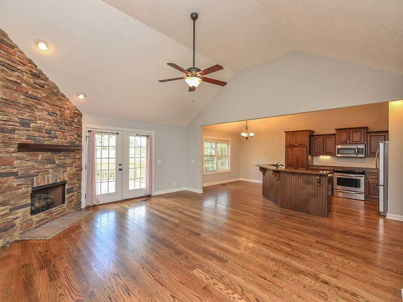 318 Dreamland Dr - Photo 3 of 11