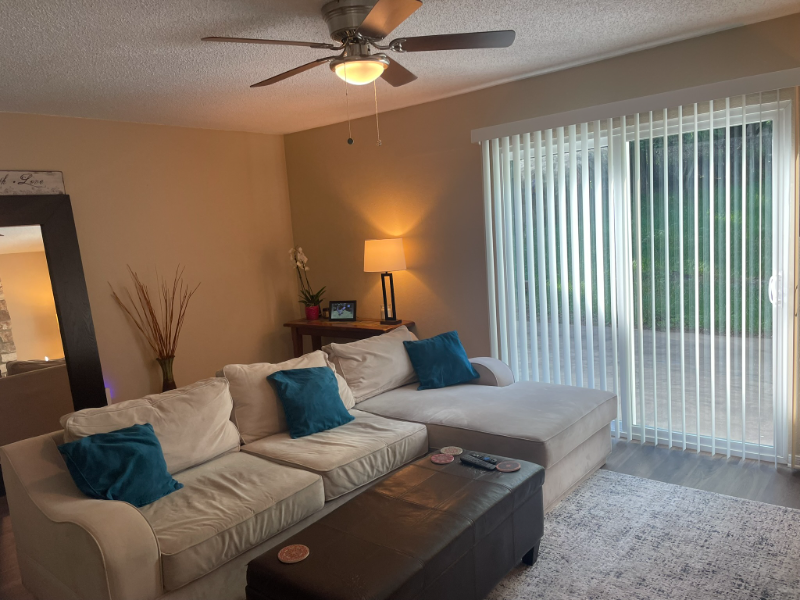 114 Hughson Ct - Photo 2 of 13