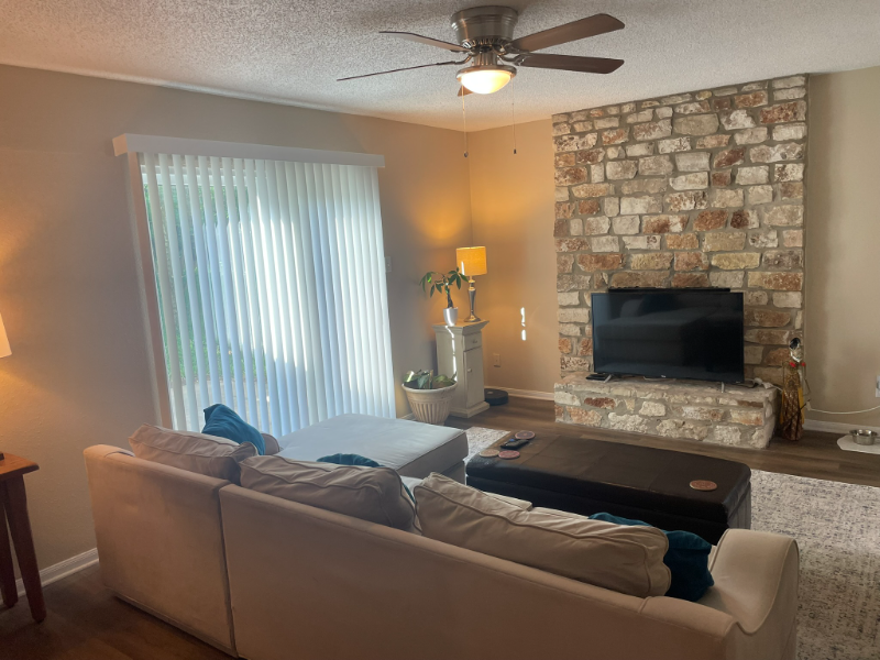 114 Hughson Ct - Photo 3 of 13