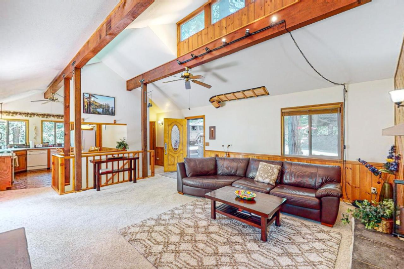 1051 Lausanne Dr - Photo 2 of 17