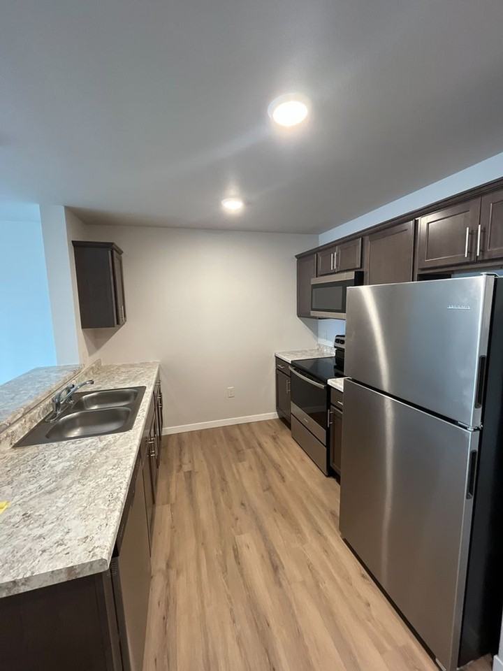 Falcon Apartments 4 - Photo 2 of 46
