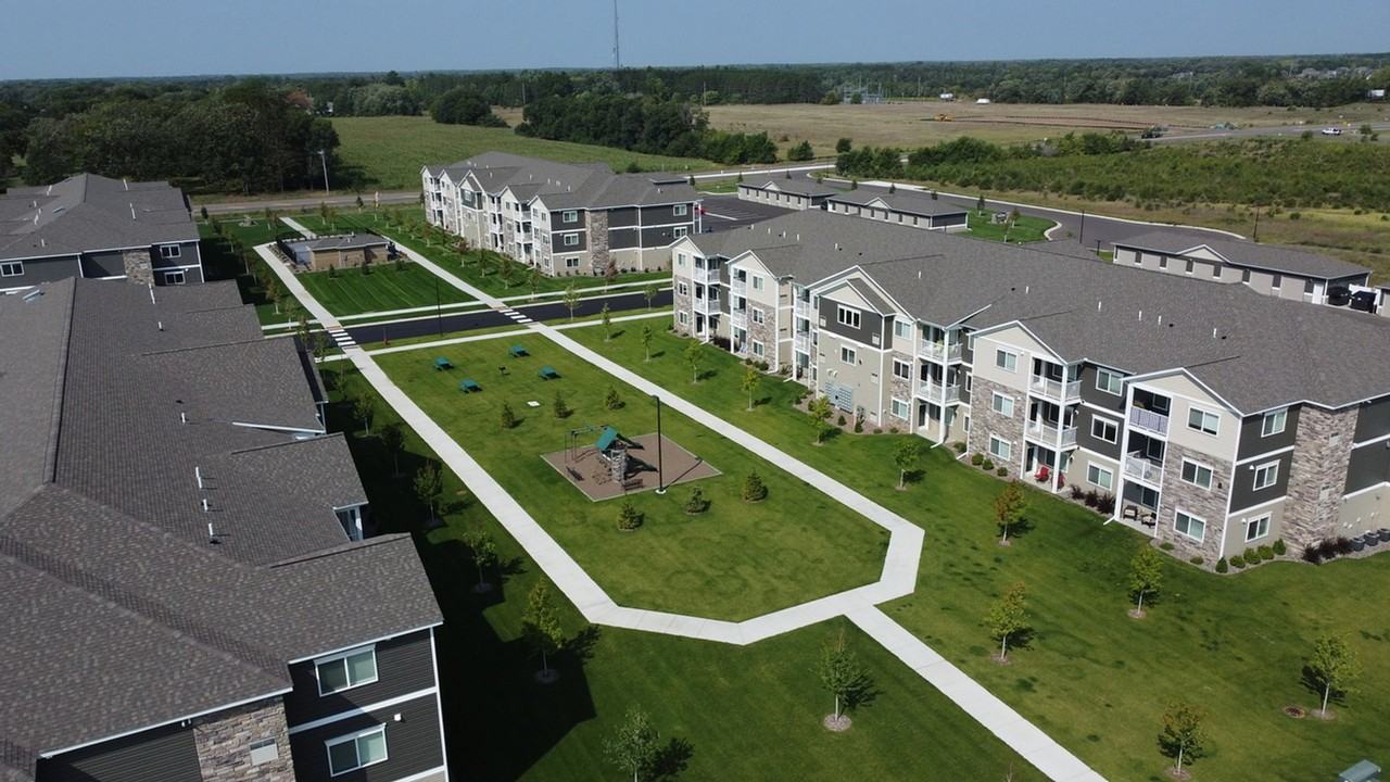 Falcon Apartments 4 - Photo 6 of 46