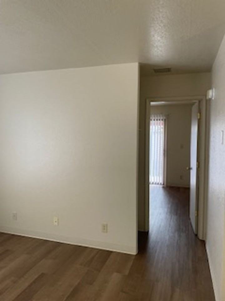 142 - Julia Ann - Photo 3 of 11