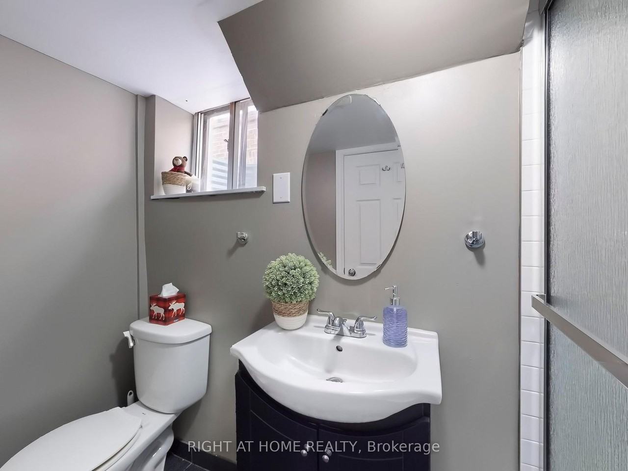 121 Frankdale Avenue - Photo 3 of 8