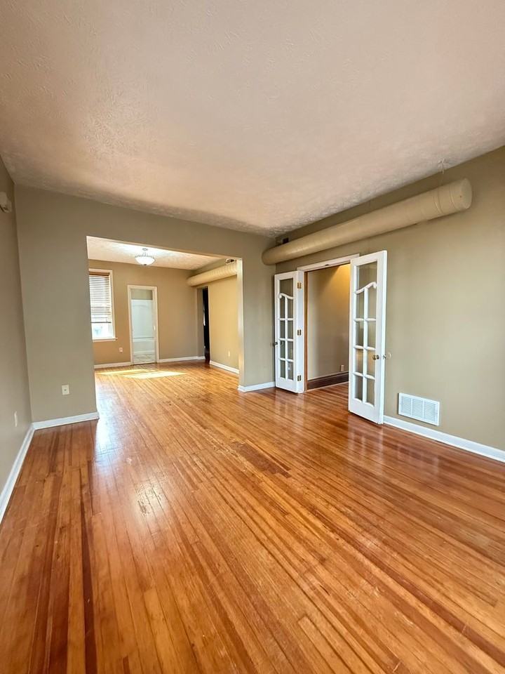 554 South 26th Avenue - Photo 2 of 7