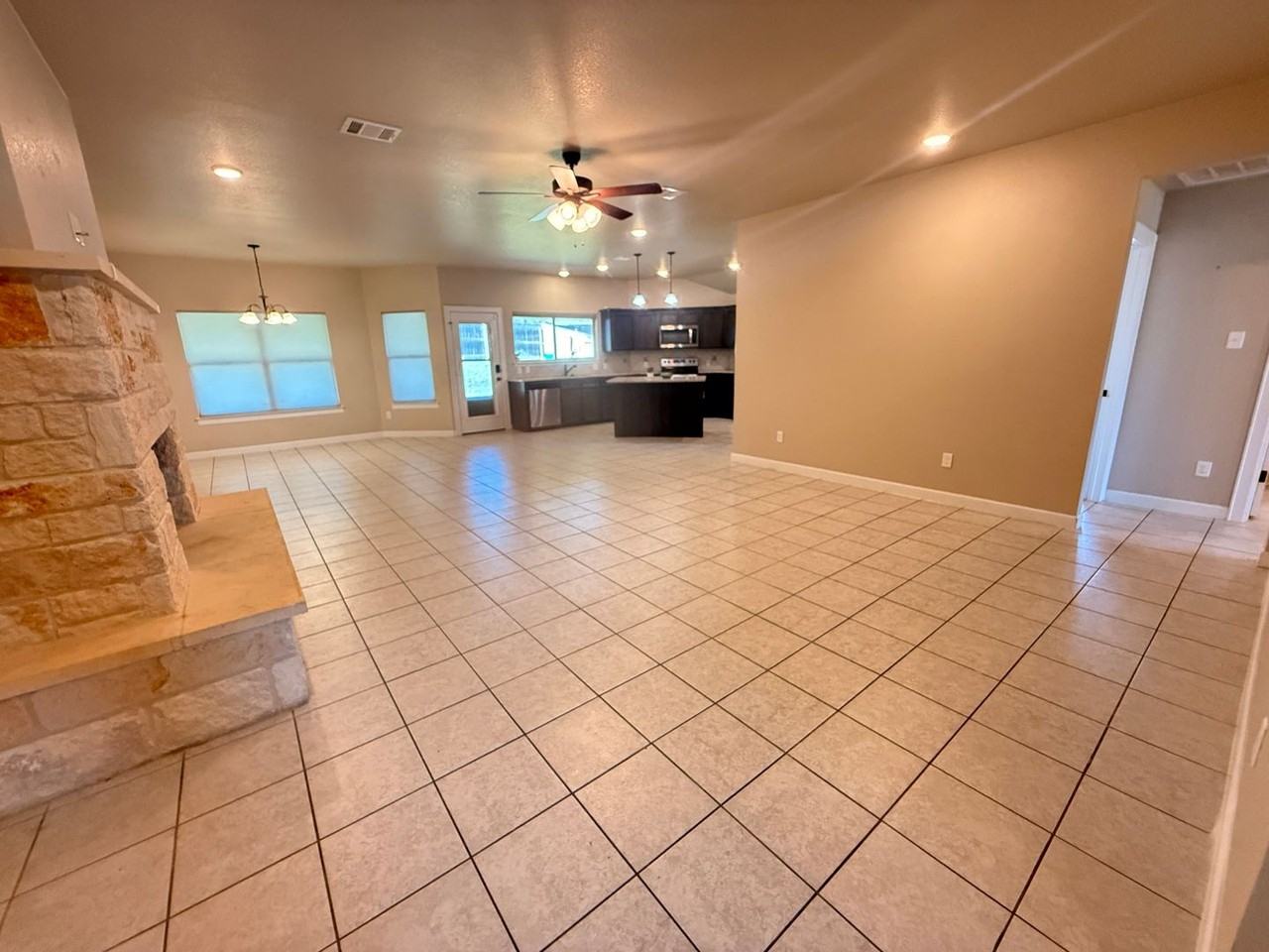 1412 Justice Dr - Photo 2 of 26
