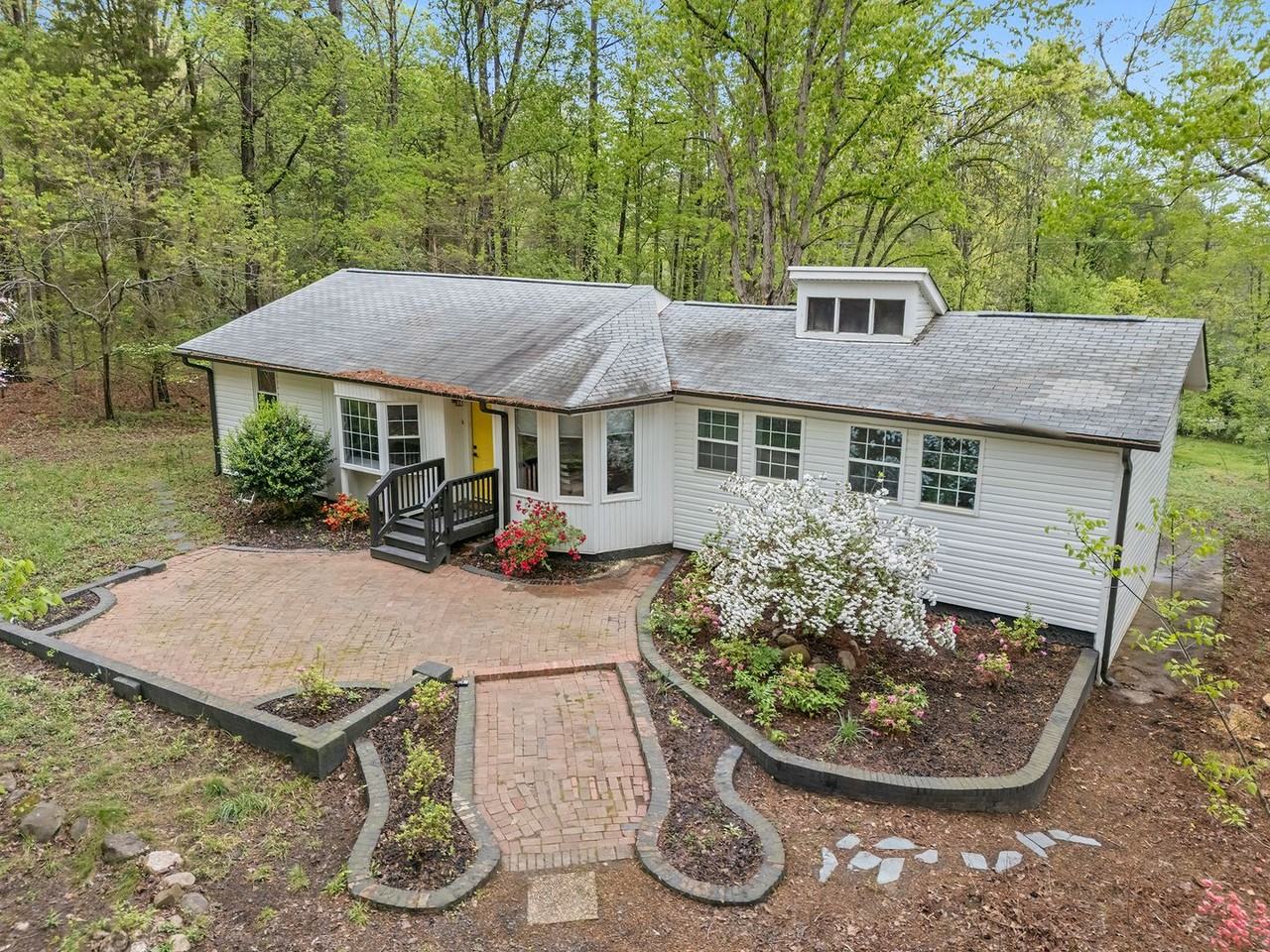 619 Hatch Rd - Photo 2 of 19