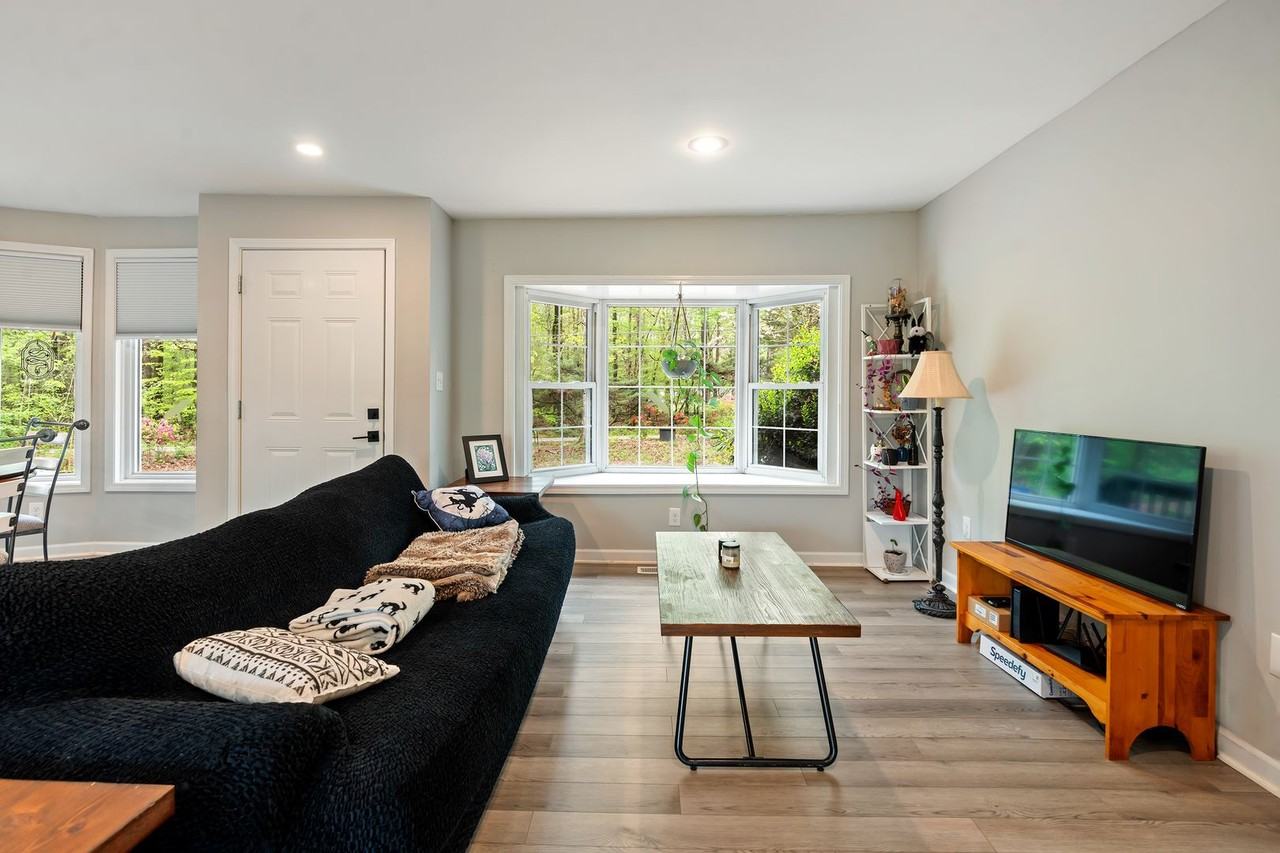 619 Hatch Rd - Photo 7 of 19