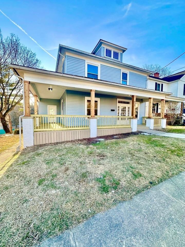 933 Mccormick Blvd - Photo 2 of 25