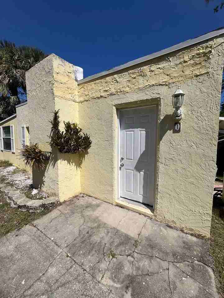 Palmetto Cottages - Photo 2 of 10