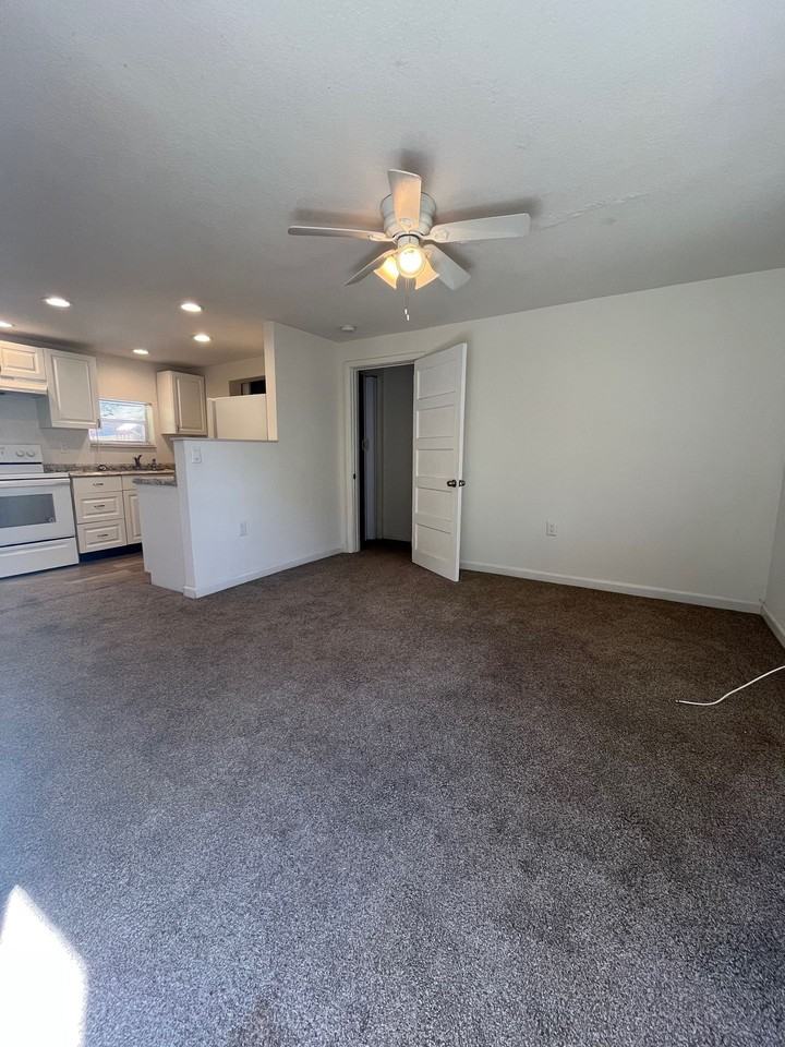 Palmetto Cottages - Photo 4 of 10