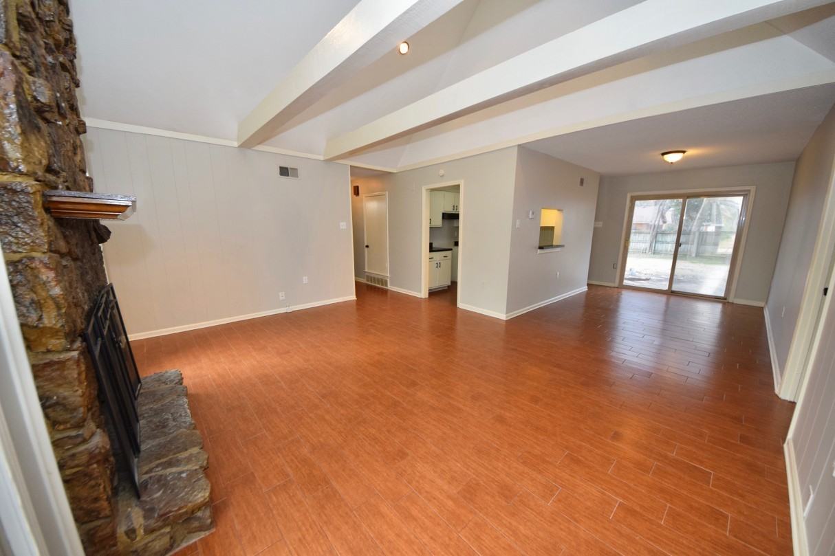 6840 Sycamore Hill Dr - Photo 3 of 22