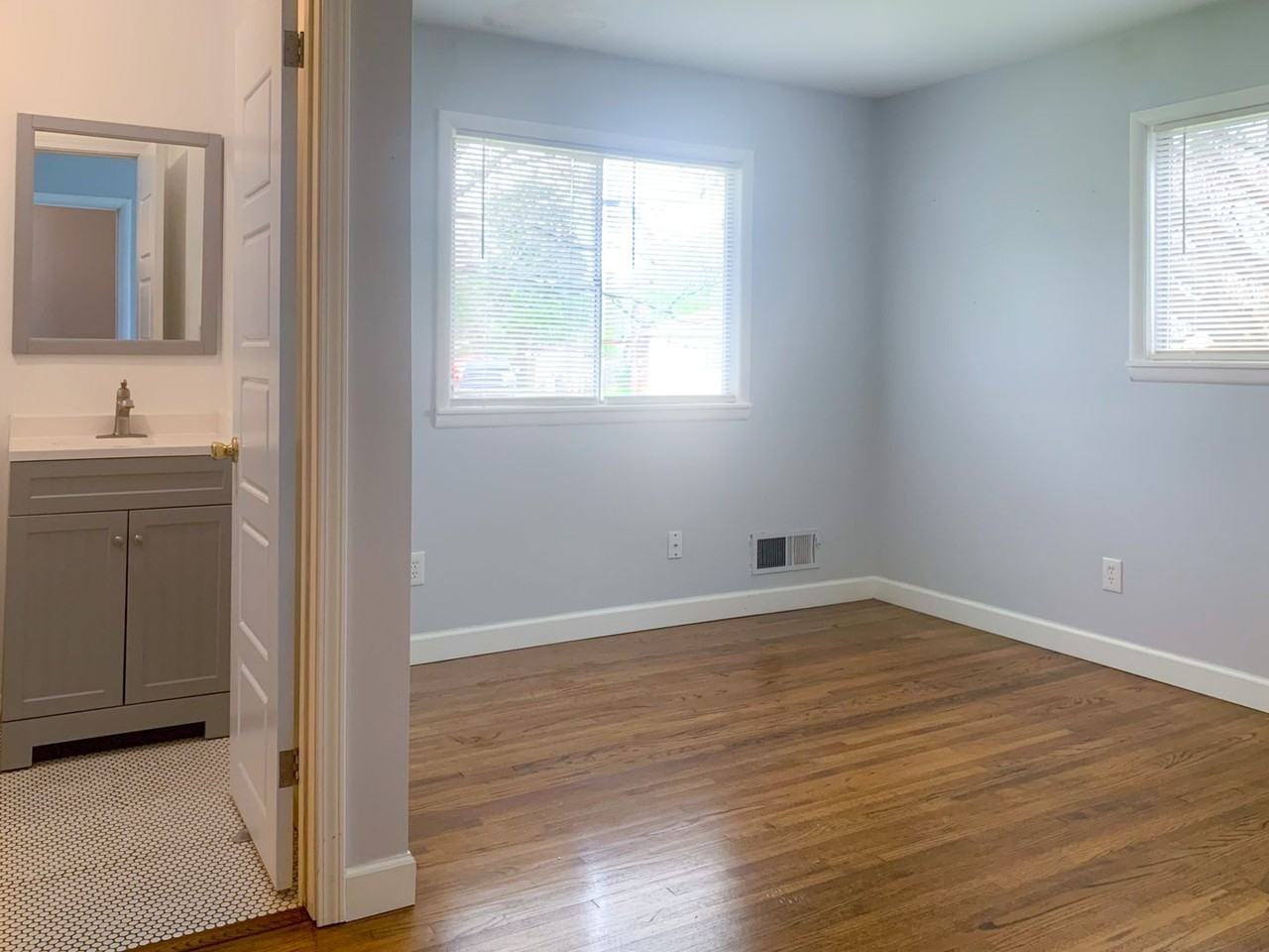 128 Vann Cir - Photo 2 of 6