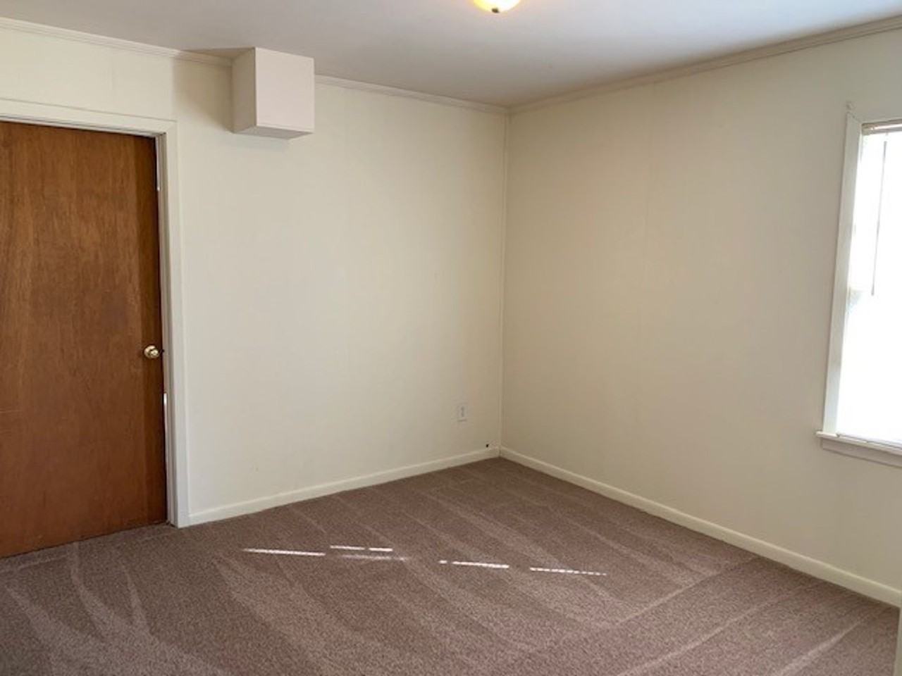 213 Herbert St - Photo 3 of 11