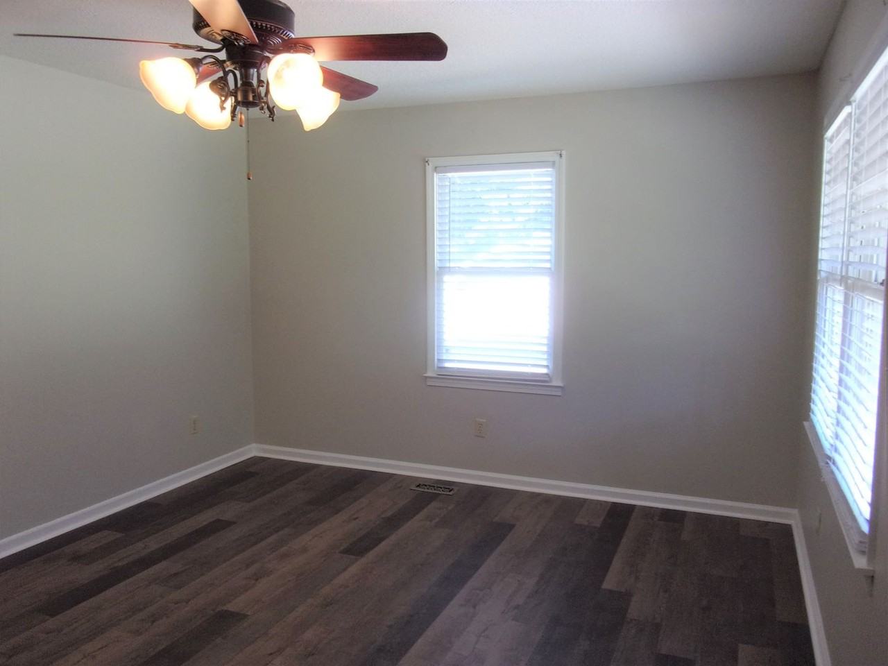 3253 Bethesda Rd - Photo 2 of 21