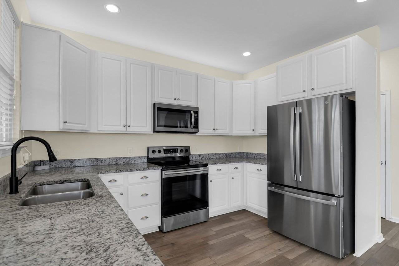 1419 Hermitage Ln - Photo 6 of 41