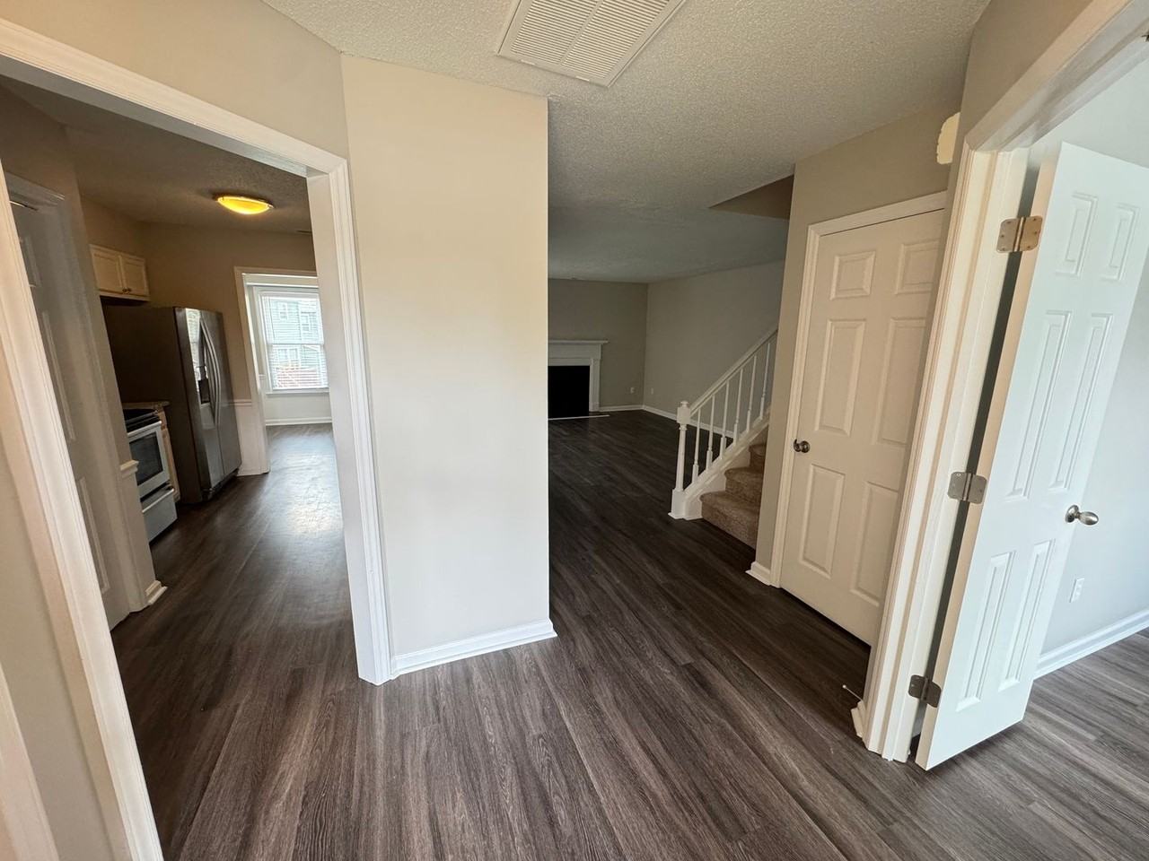 119 Applecross Ct - Photo 2 of 26