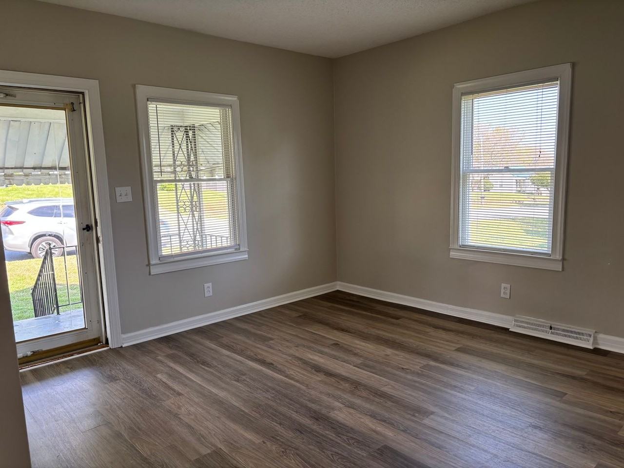 1310 Maple St - Photo 3 of 14