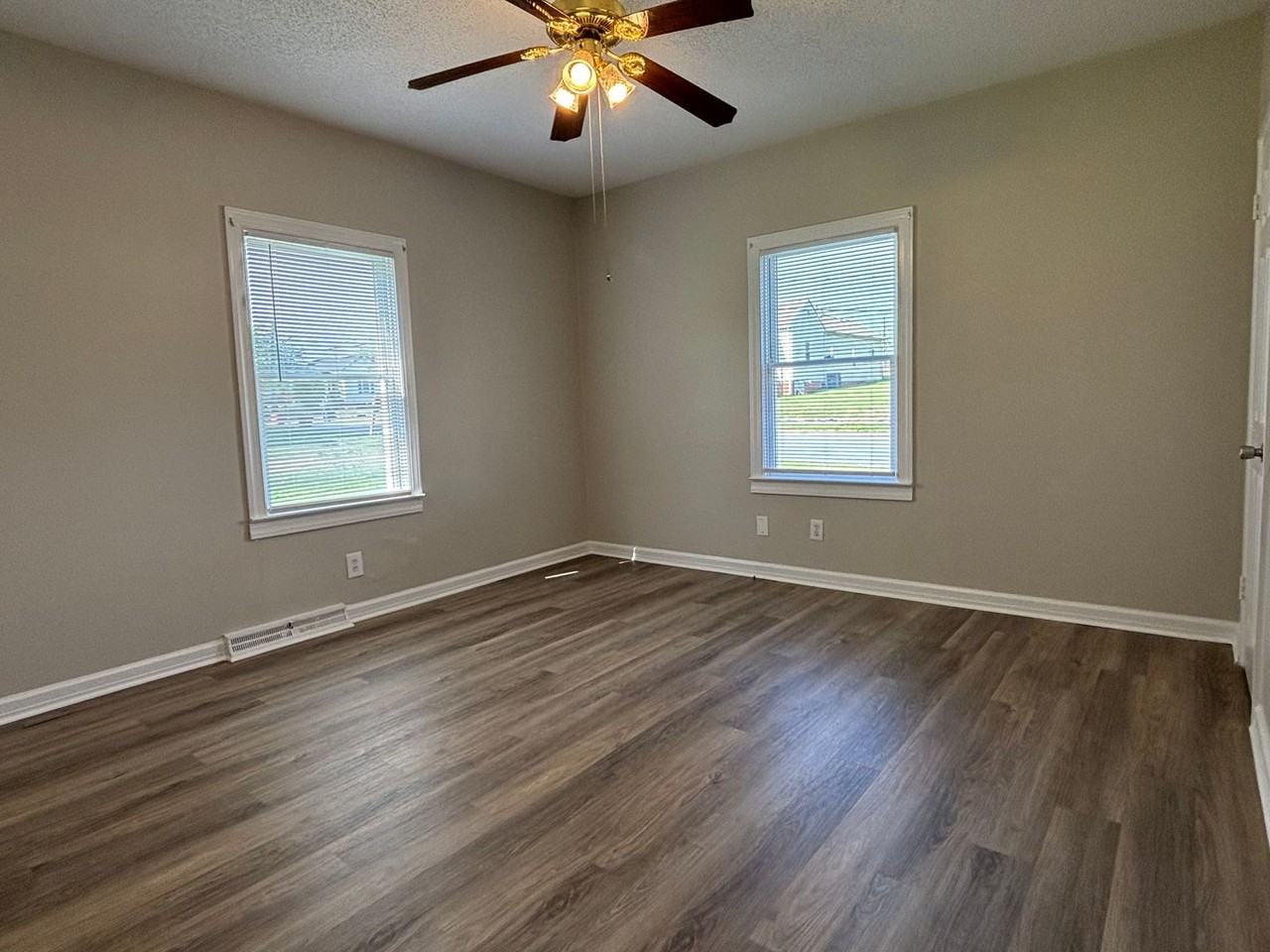 1310 Maple St - Photo 5 of 14