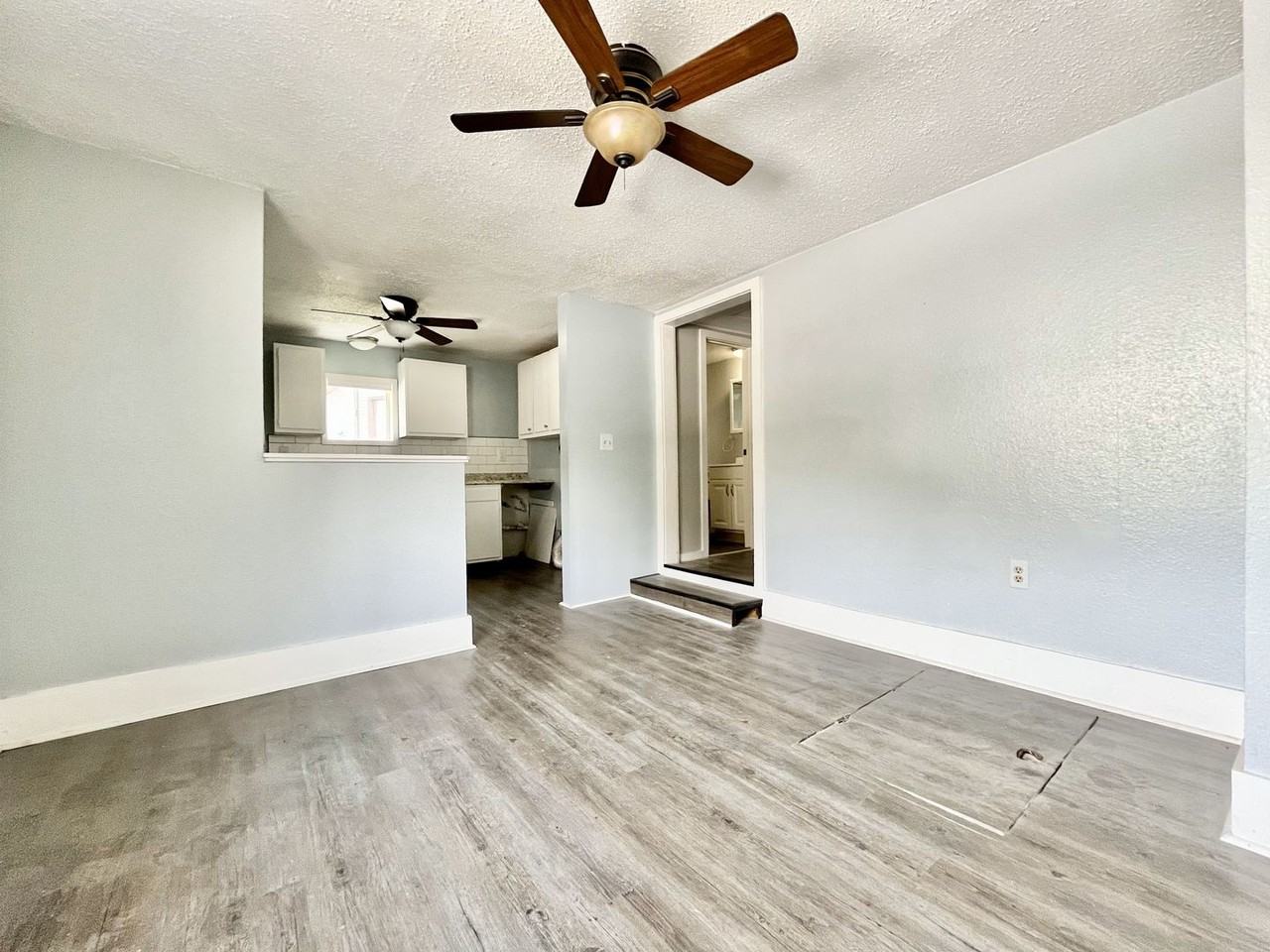 1275 W Giles Rd - Photo 3 of 17