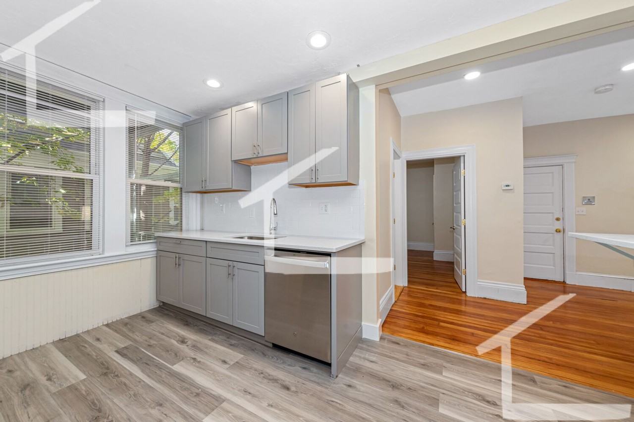 44 Brackett St - Photo 6 of 24