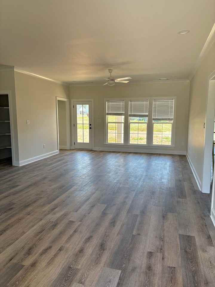 159 Scarlet Way - Photo 2 of 11