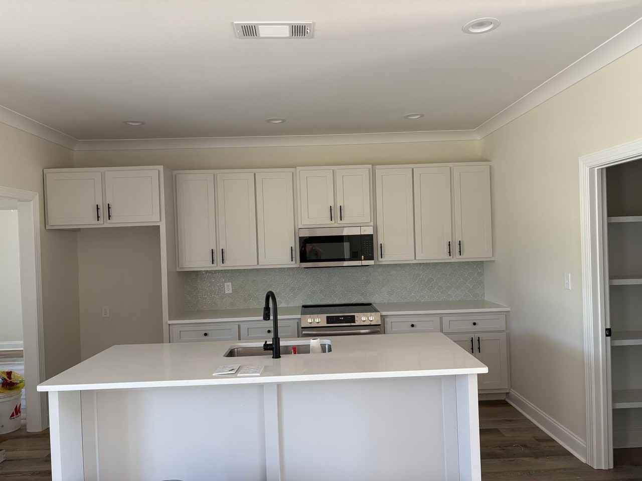 159 Scarlet Way - Photo 3 of 11