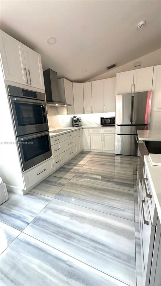 13411 Sw 17th Ct - Photo 2 of 15