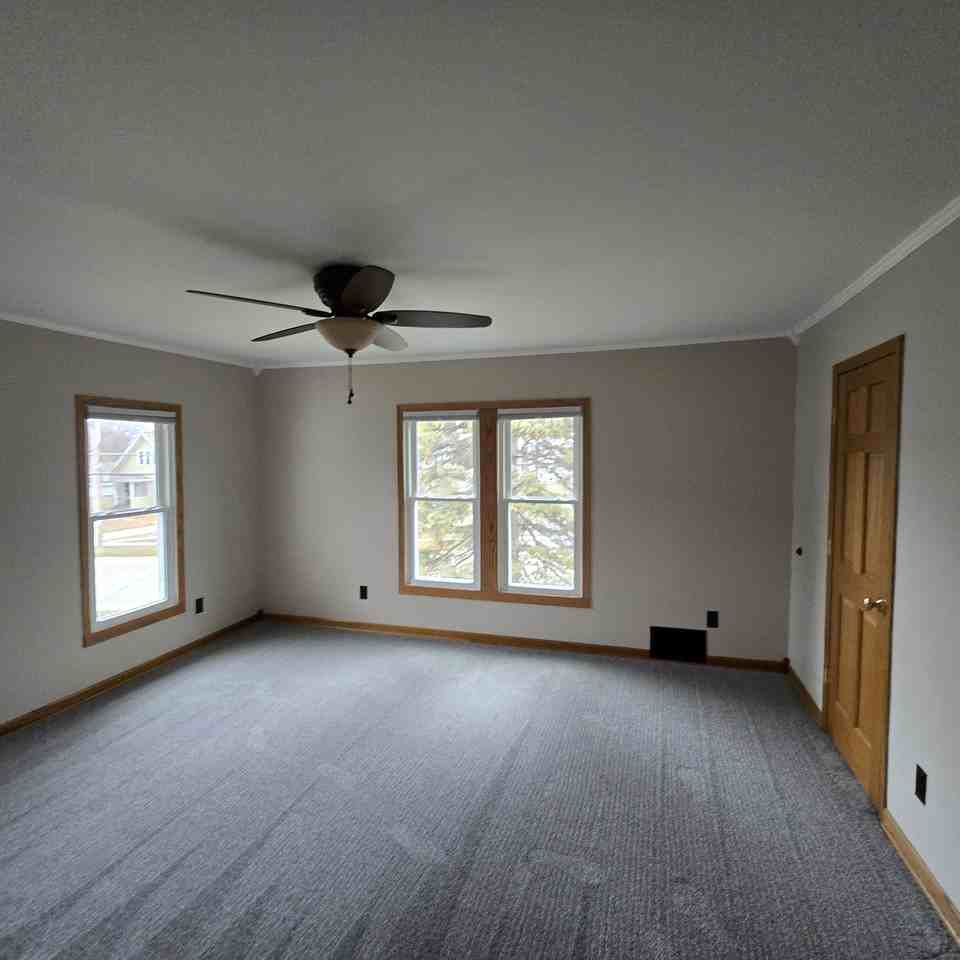 826 N Evans St - Photo 2 of 10