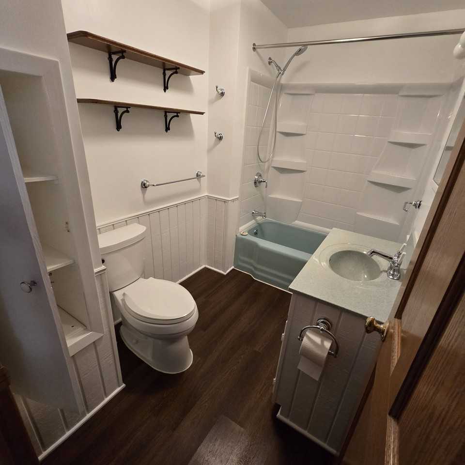 826 N Evans St - Photo 3 of 10