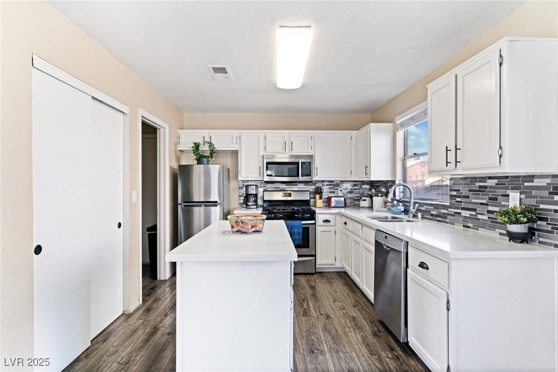 8213 Grassy Point Circle - Photo 7 of 31