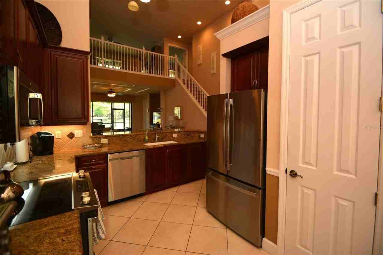 706 Cobblestone Dr - Photo 6 of 30