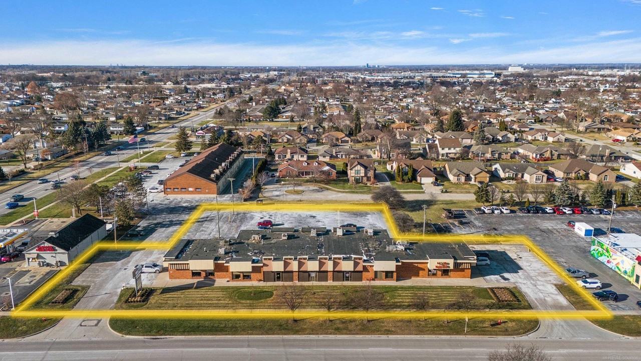 35129 Dodge Park Rd - Photo 3 of 9