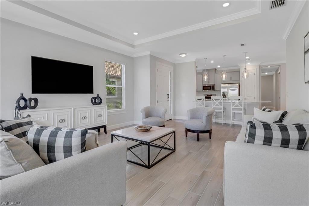 15561 Vittorio St - Photo 5 of 16