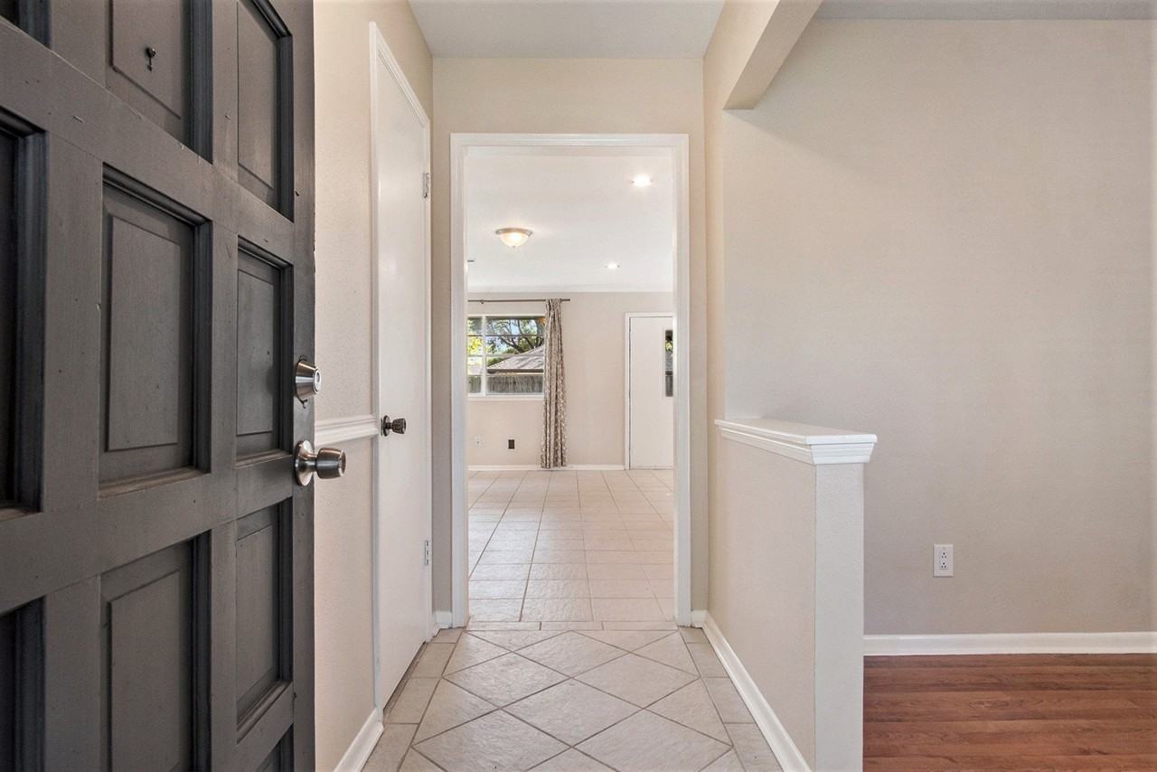 8710 Landwood Dr - Photo 7 of 20